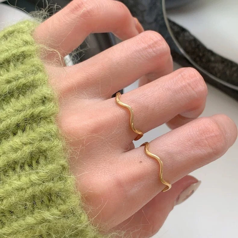 钛钢戒指 不掉色不规则几何波浪弧形细款金色素圈戒指女 J-426