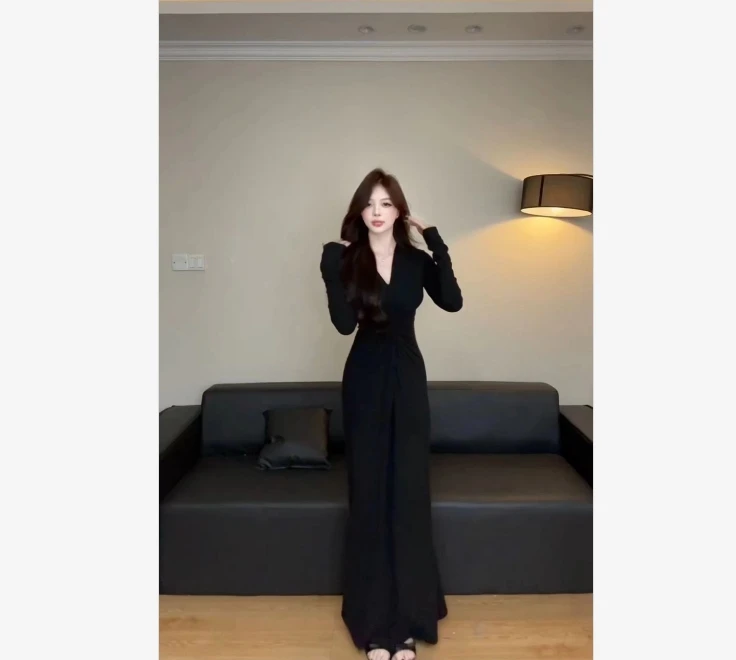 秋日扭结裙 扭结针织连衣裙黑色女长袖纯欲显瘦气质