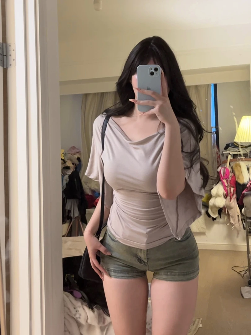 美神降临~纯欲气质韩女修身荡领一字肩上衣显瘦