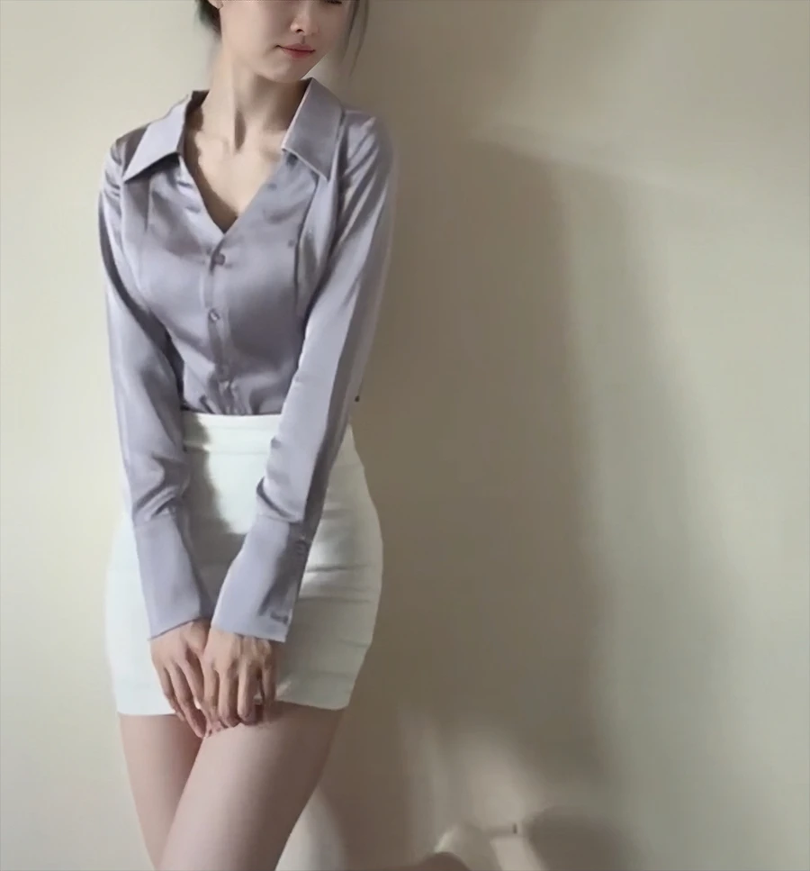 纯欲辣妹v领长袖缎面衬衫女春秋收腰显瘦性感衬衣高级感上衣