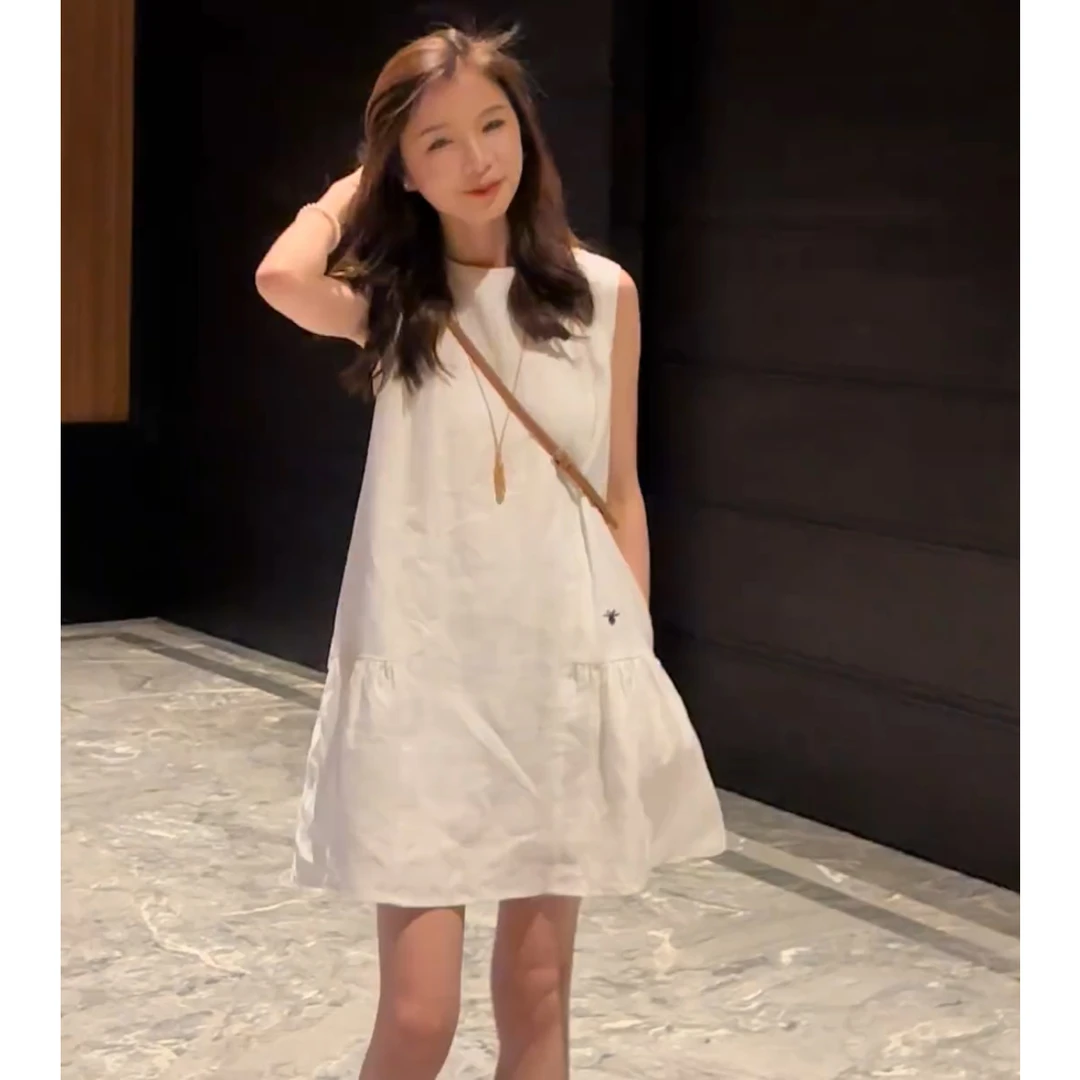 法式亚麻连衣裙女白色时尚轻奢2025夏季气质宽松显瘦无袖背心裙子