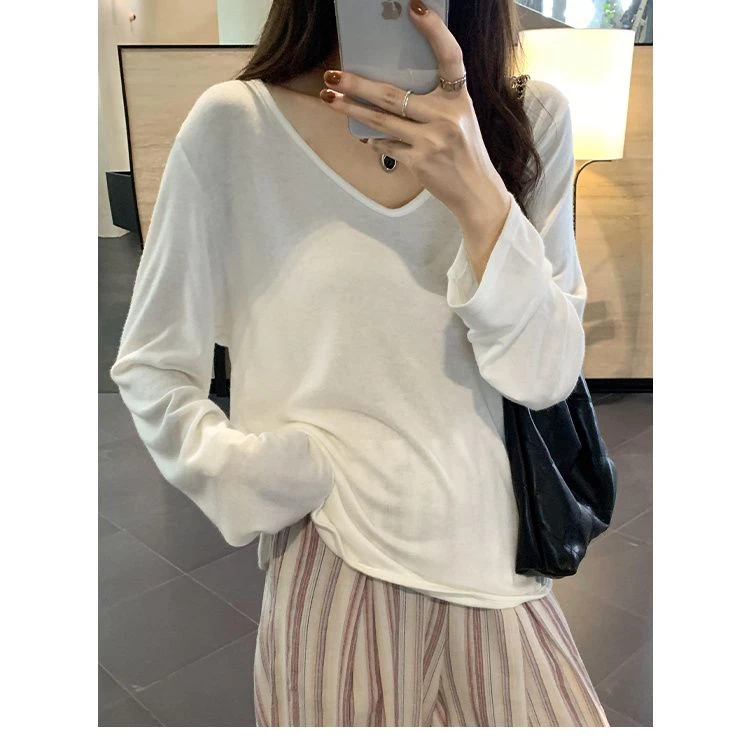 秋冬慵懒上衣2024新款韩版宽松显瘦V领长袖T恤女通勤白色打底衫潮