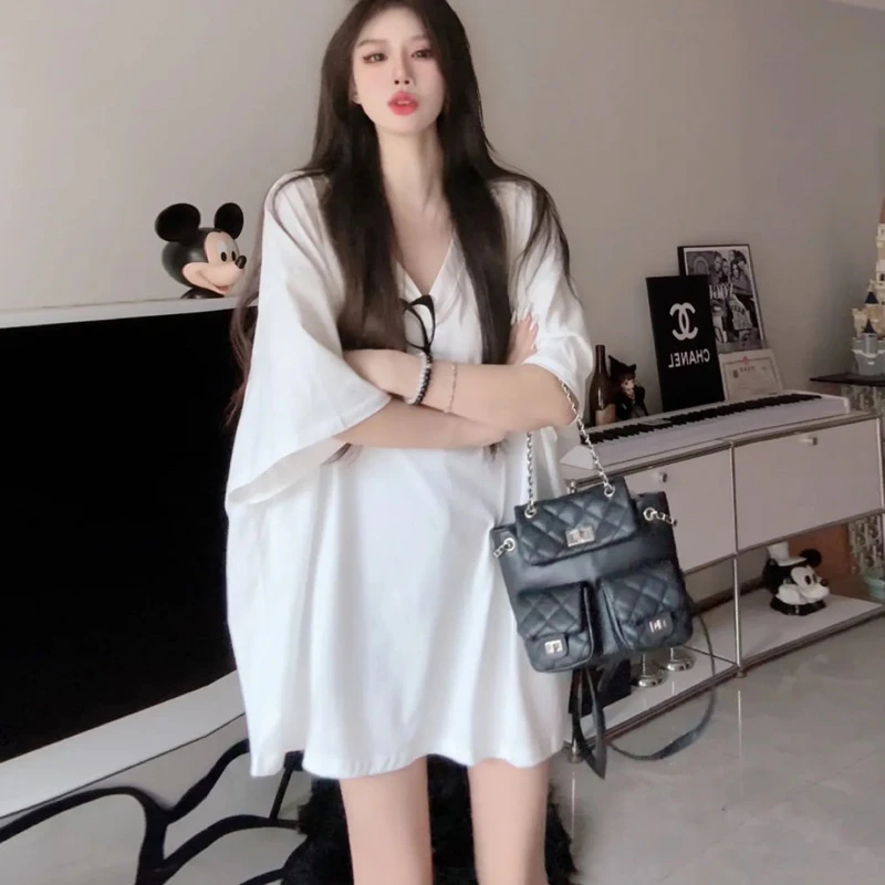 40506 慵懒风宽松v领白色大版短袖t恤女上衣遮屁股下衣失踪夏季