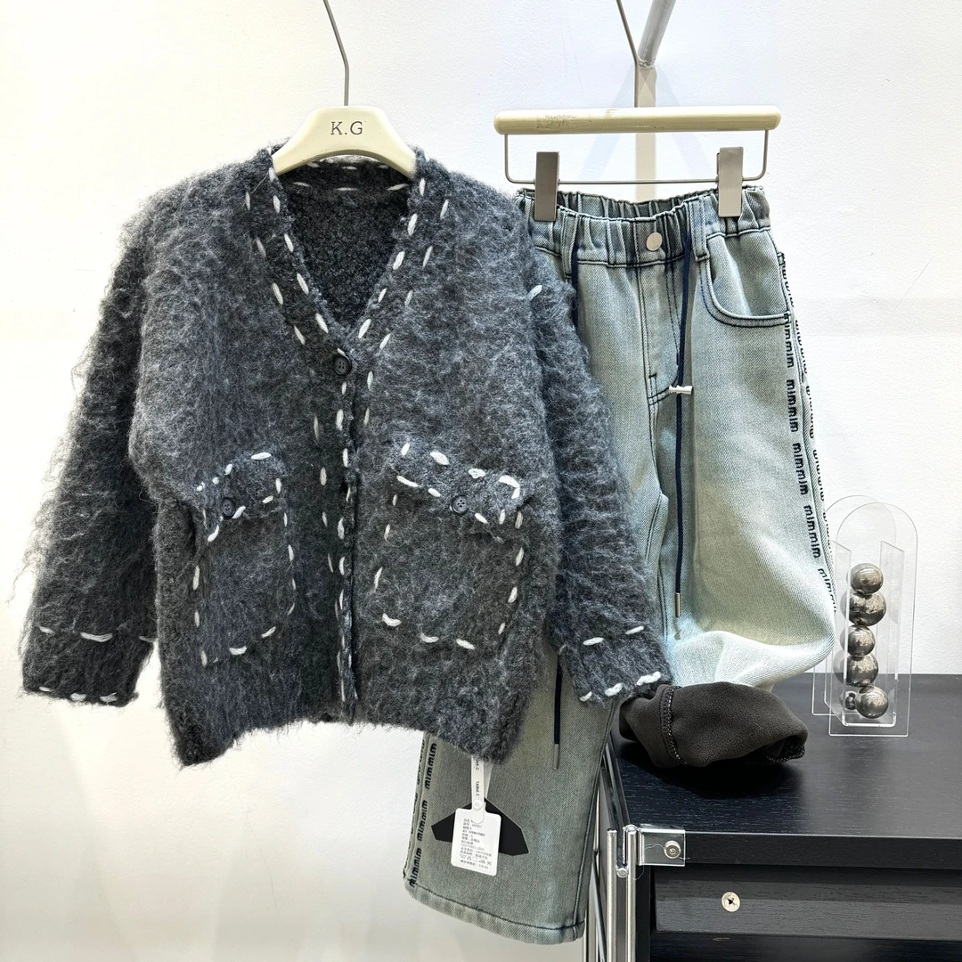 M-2051   儿童童装V领针织开衫厚款圆领毛衣设计师百搭黑色长袖