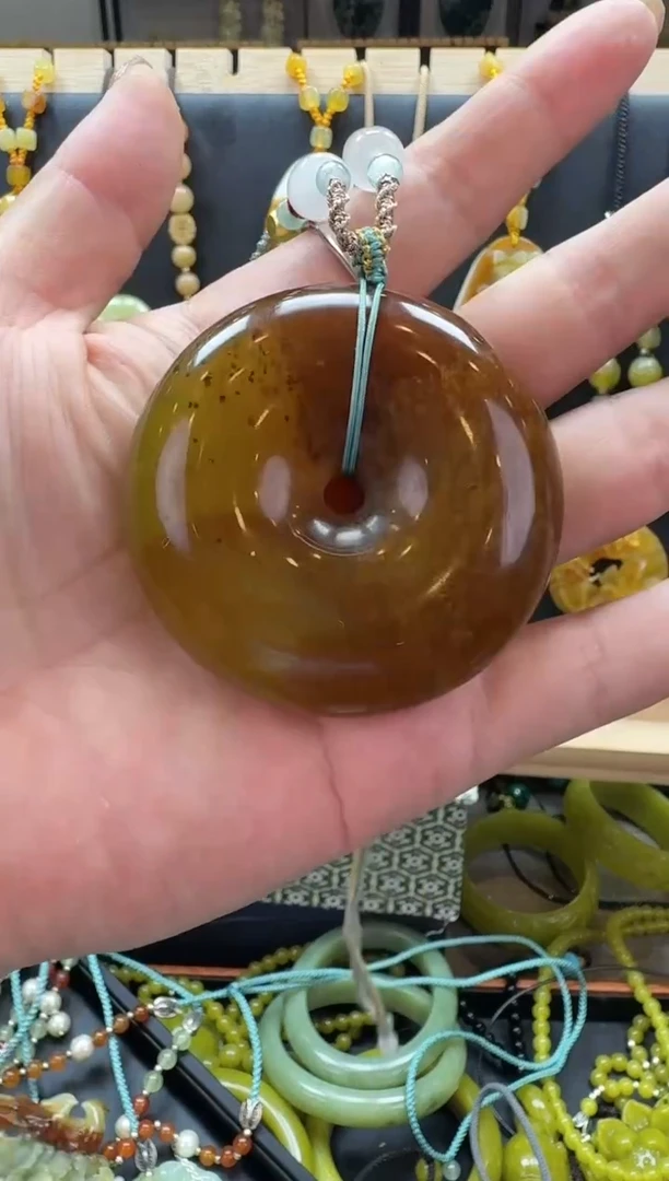 【闪购商品】岫玉颈饰未镶嵌平安扣