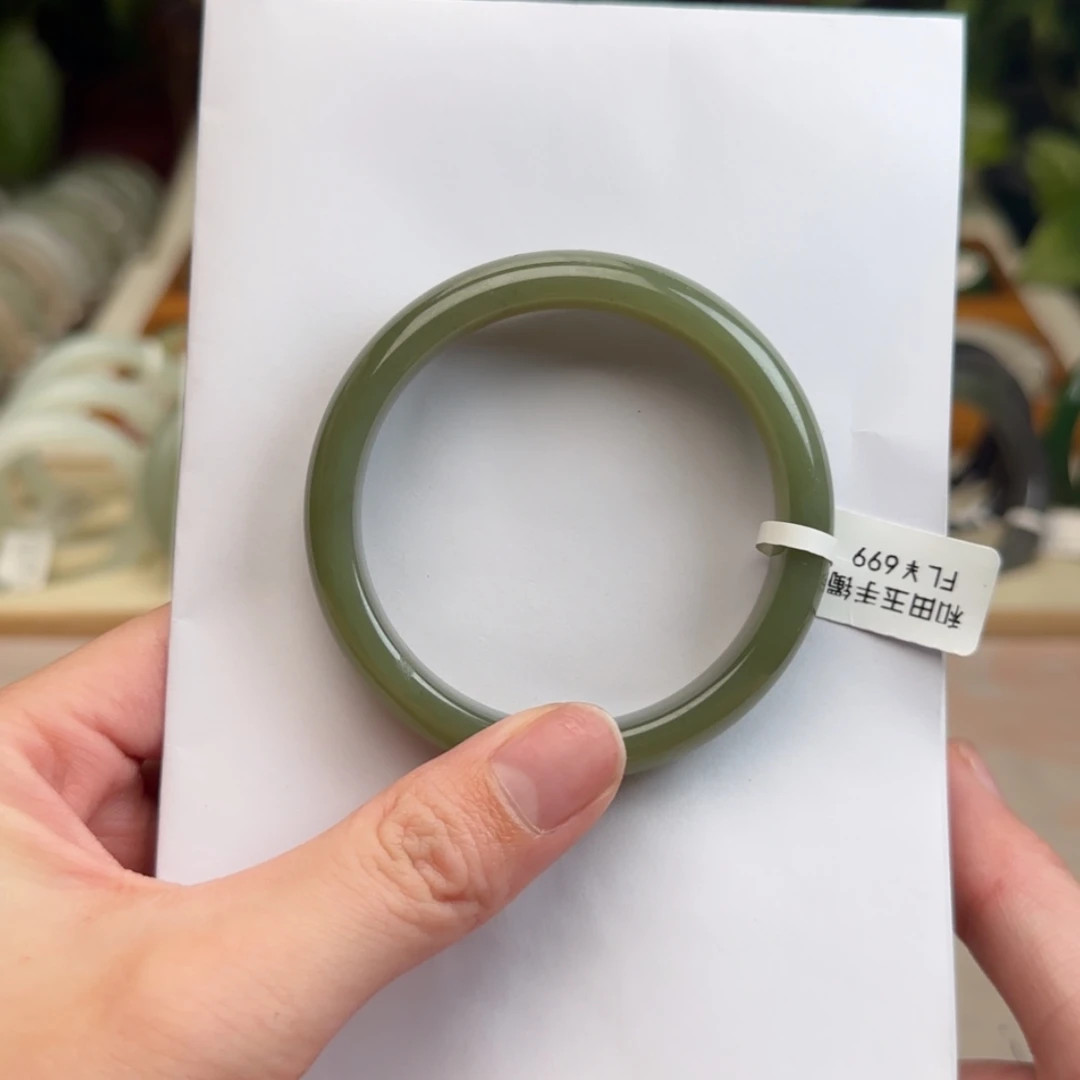 【闪购商品】和田玉手镯未镶嵌5657