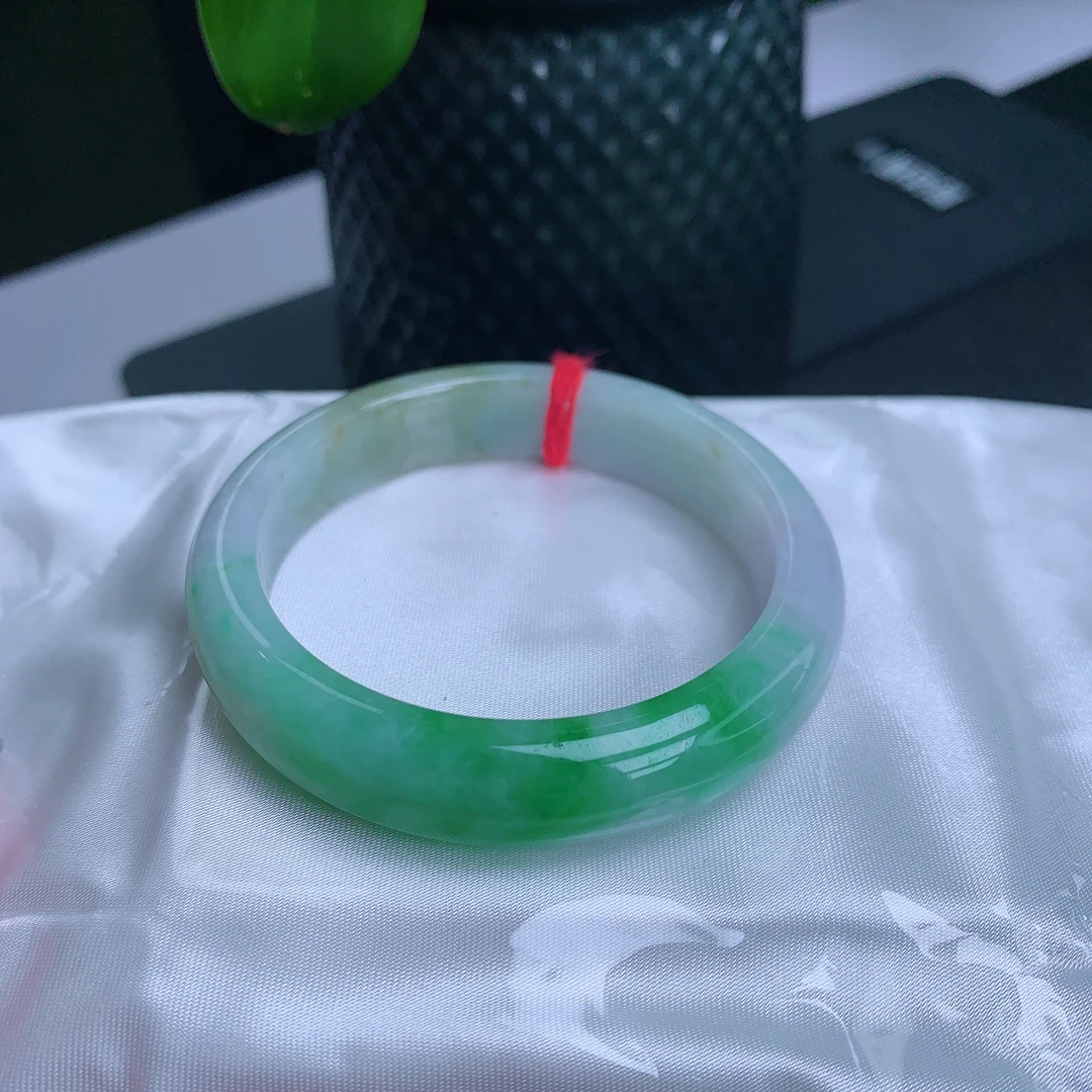 缅甸天然翡翠A货正圈52