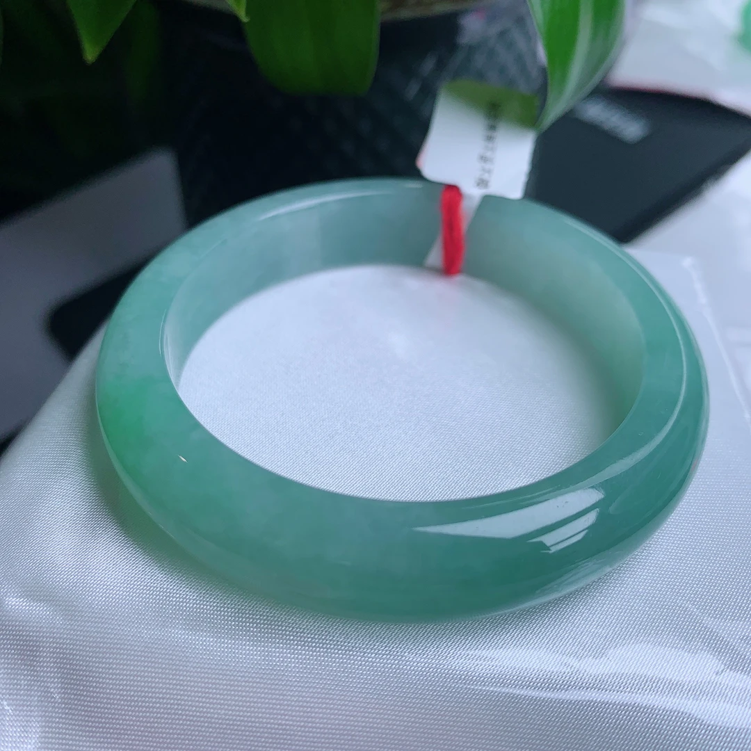 缅甸天然翡翠A货正圈55