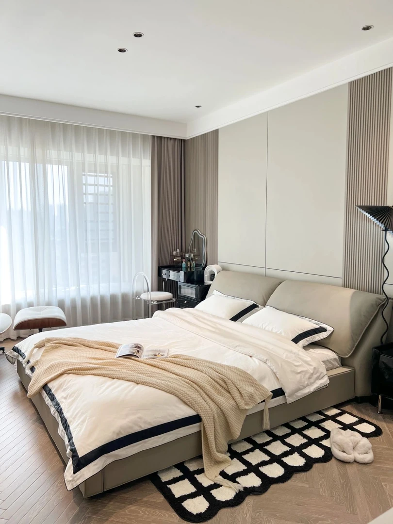 新款现代极简大像耳朵真皮网红轻奢现代简约双人大床奶油风