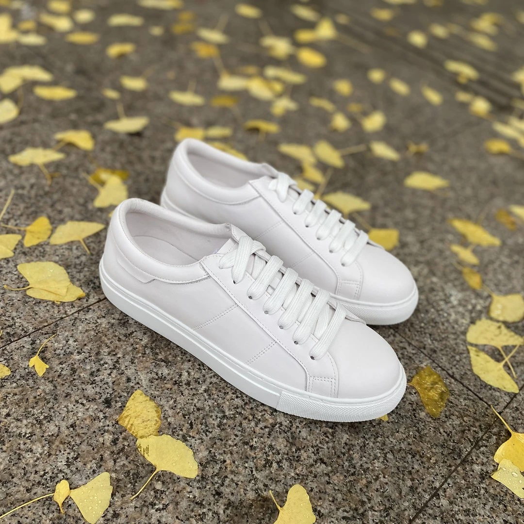 纯白小白鞋男简约平底板鞋头层牛皮百搭潮鞋2024春新款系带休闲鞋