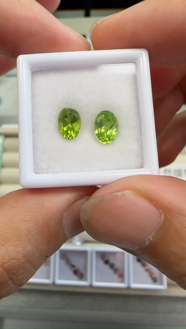 【闪购商品】橄榄石无未镶嵌1.89ct两颗