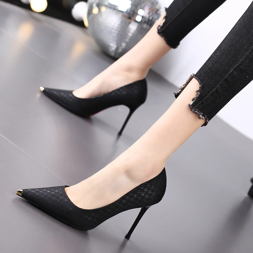 黑色女新款职业细跟设计感小众尖头名媛性感防水台少女单鞋高跟鞋