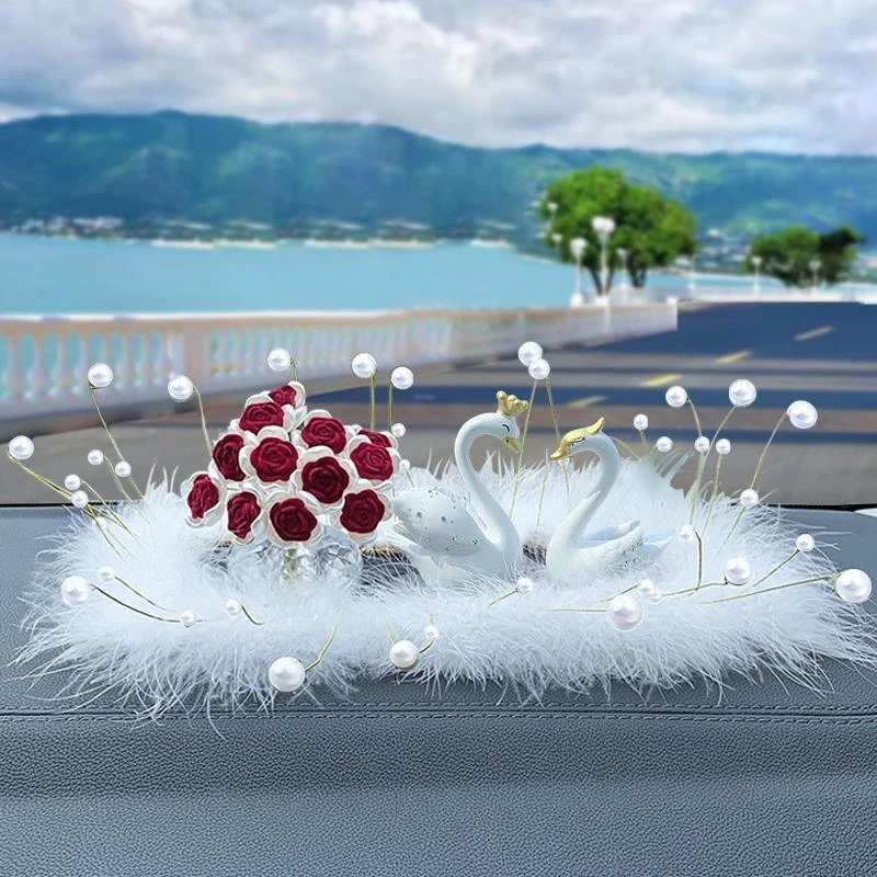 情侣天鹅车载车内饰品摆件汽车中控台装饰高档大气高级感车饰一对