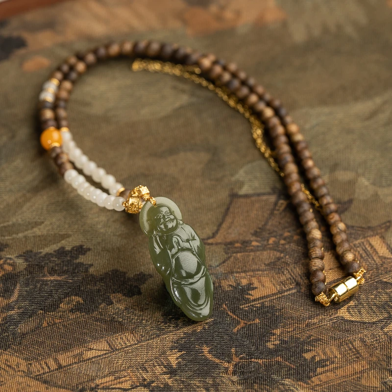 莺歌绿奇楠沉香4mm抱抱佛文玩锁骨链项链吊坠