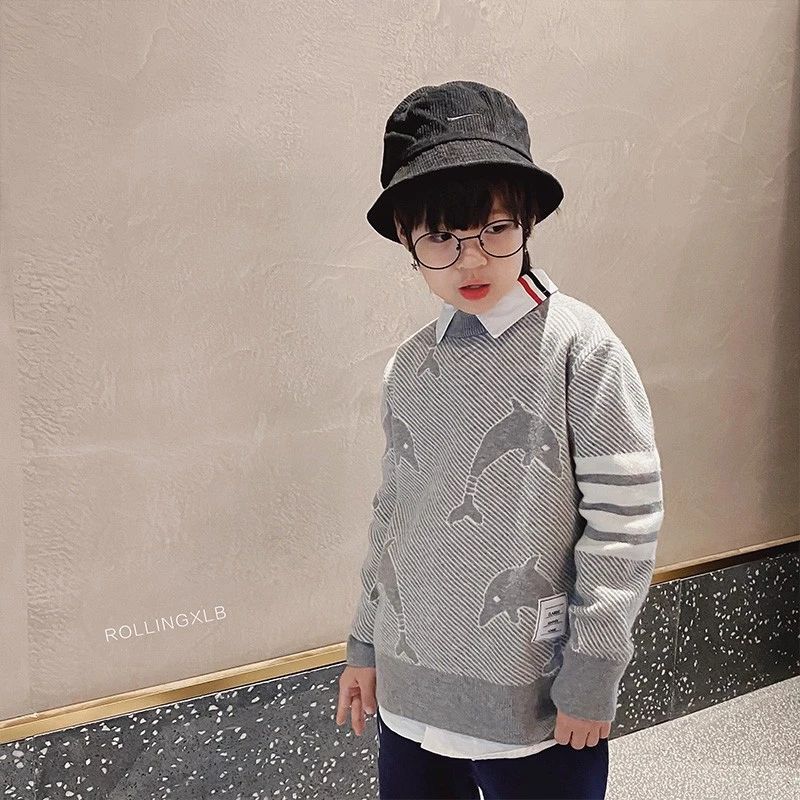 Y3419中大童洋气海豚上衣男孩套头衫