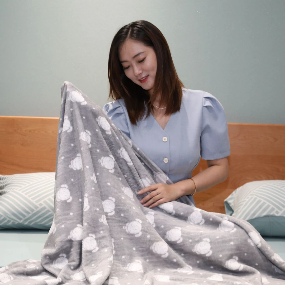 加厚牛奶绒午睡毯客厅沙发毯便携式隔脏毛毯针织旅游酒店薄款旅行