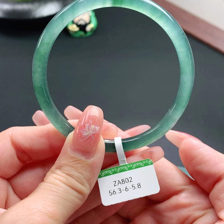 翡翠手镯未镶嵌天然翡翠手镯