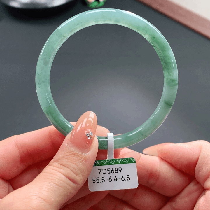 翡翠手镯未镶嵌天然翡翠手镯