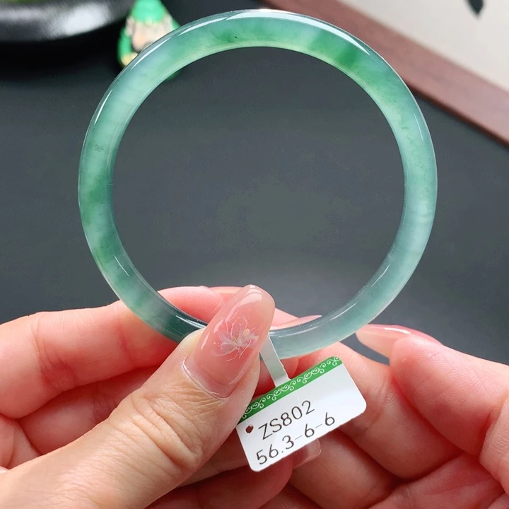 翡翠手镯未镶嵌天然翡翠手镯