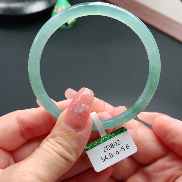 翡翠手镯未镶嵌天然翡翠手镯