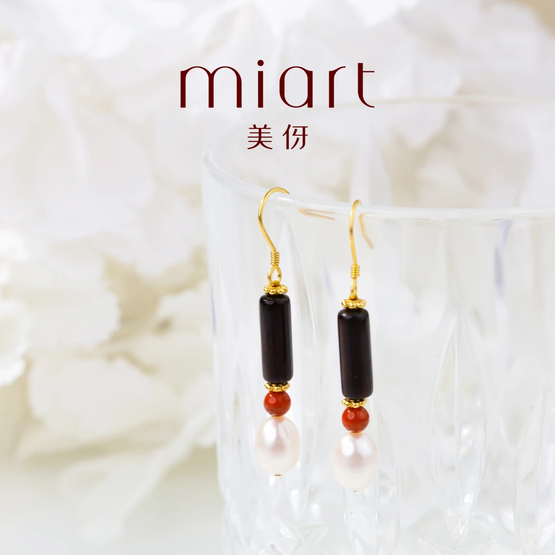 美伢【绾红妆】5*14mm小叶紫檀珍珠耳环XY62406016