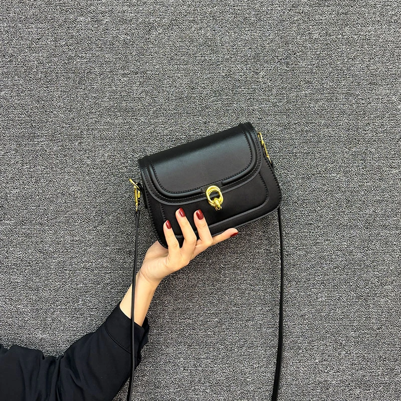 秋冬斜挎包包女款爆款2025新款小包包日常上班百搭高档时尚单肩包