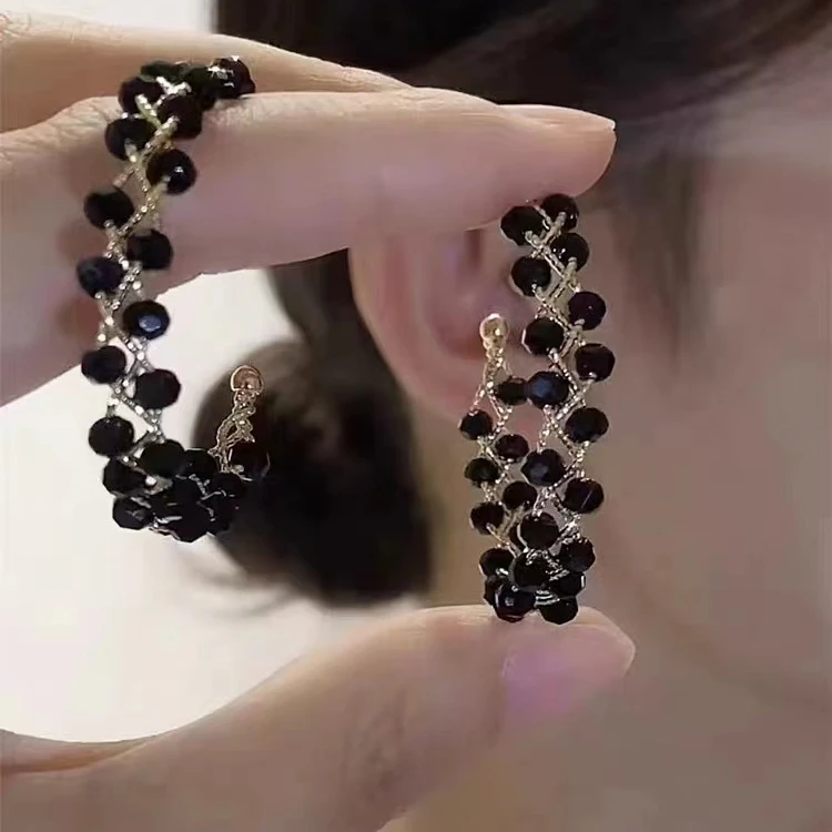 铜合金耳饰 新款黑色耳圈小众设计时尚复古轻奢气质百搭圈圈耳环