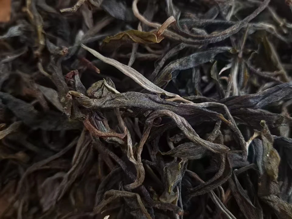 云南黄草林古树普洱花蜜香散茶