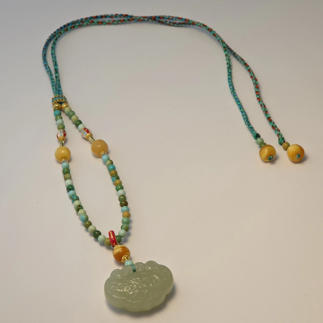 【亿轩臻选】ZX087410和田玉如意锁吊坠diy花蜡绿松项绳3-7mm+