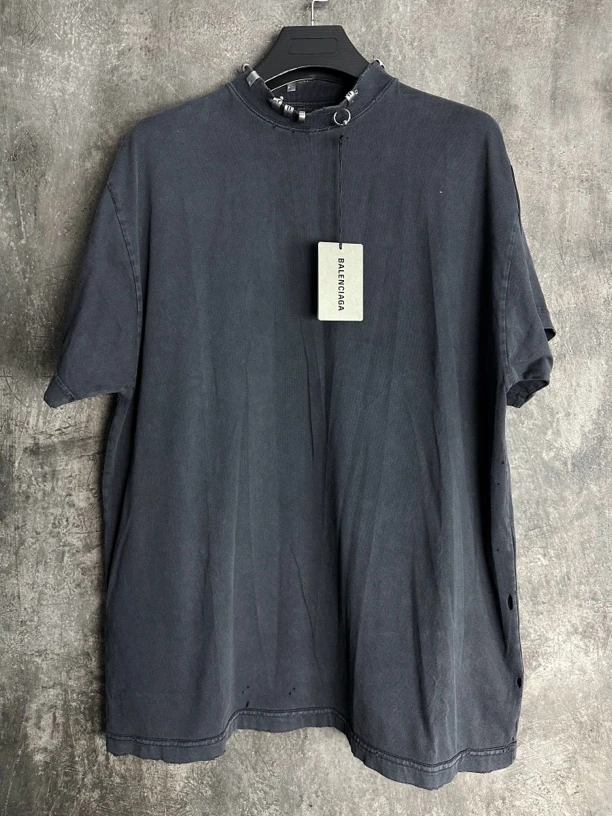 全新未使用/Balenciaga巴黎世家 穿孔打火机铁片领口破洞短袖T恤