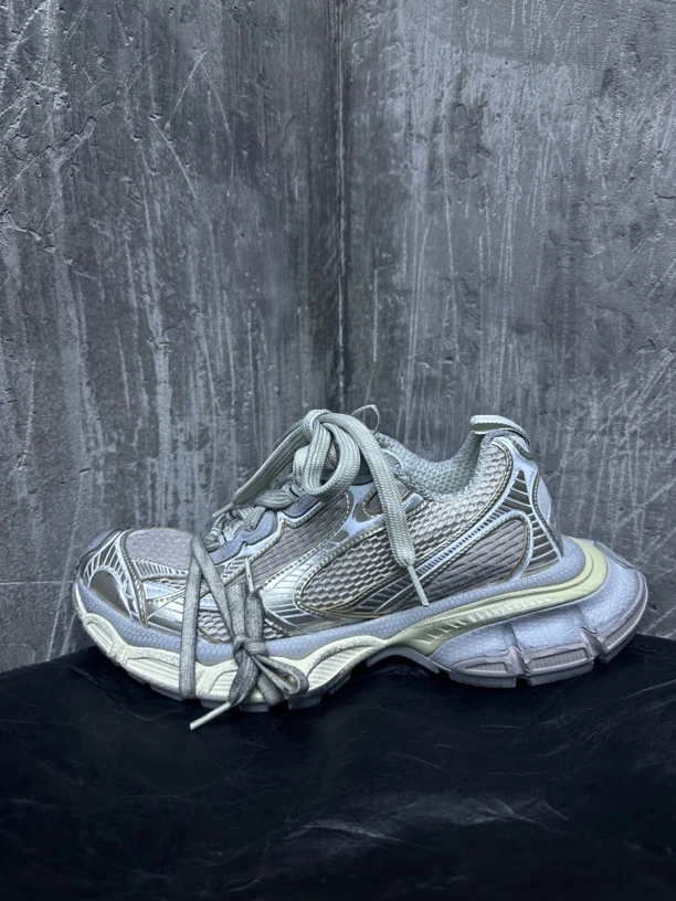 全新未使用 Balenciaga/巴黎世家 3xl老爹鞋银白白灰色