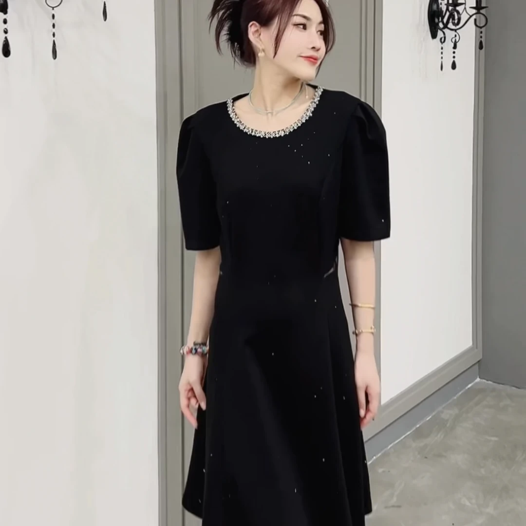 2024夏季轻奢高级满钻重工a字裙新品蕾丝露腰收腰显瘦连衣裙气质