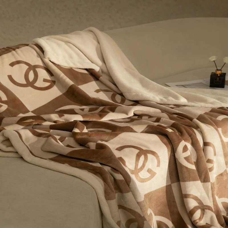 【出口单】设计师款老花型轻奢毯休闲毯多功能盖毯绒毛毯加厚午休毯