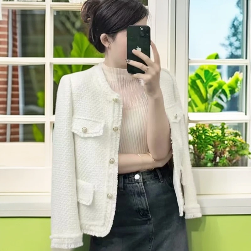 W628上衣小香风气质短款时尚百搭秋冬女装网红白色轻奢休闲编织