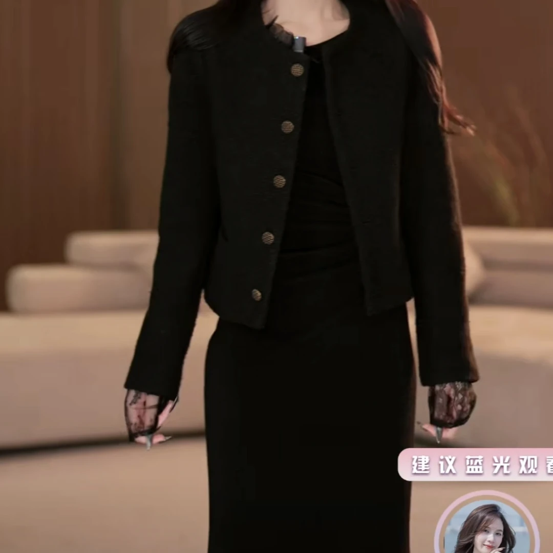 【yola】秋冬时尚感保暖外套！气质小香风短外套-YL0016