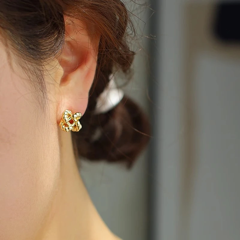铜合金耳饰 法式小众高级感耳钉轻奢小众设计感气质百搭金属耳环