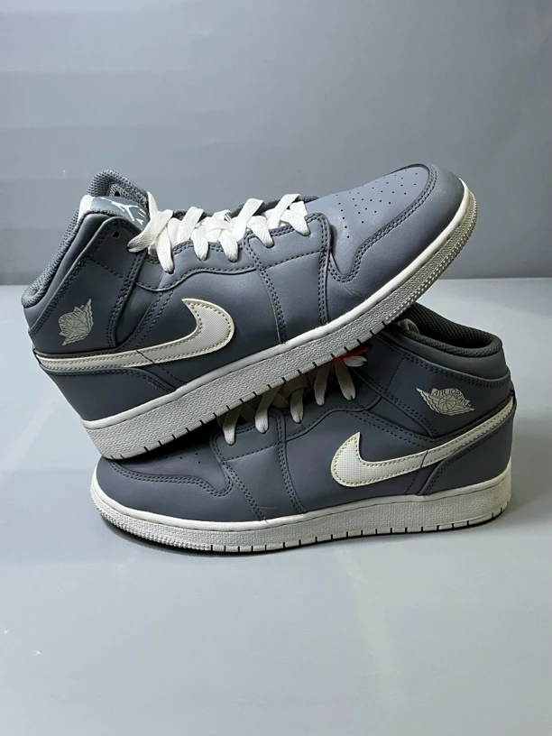 40码gs 9新/aj1白灰/板鞋 公价1899
