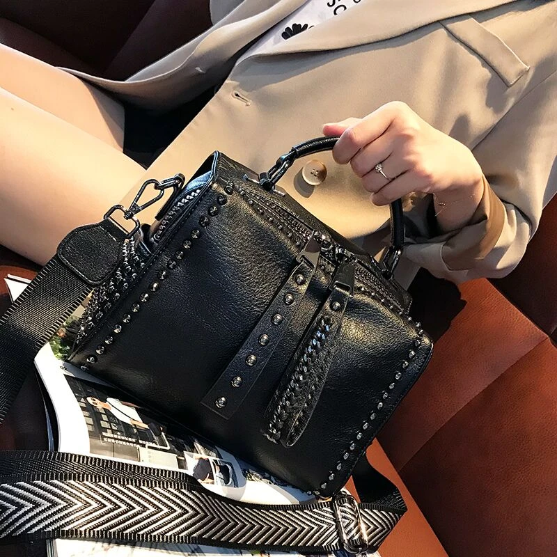 新款时尚铆钉真皮手提包女包百搭2025休闲洋气高级感单肩斜挎包潮