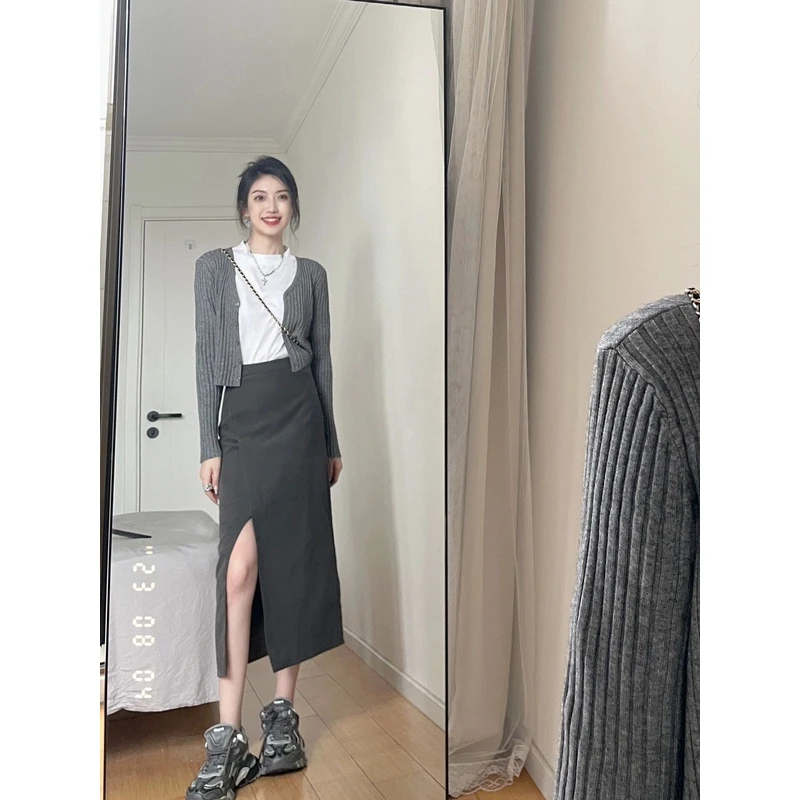 2024洋气独特套装女士秋季流行时尚气质半身裙子设计感开叉两件套