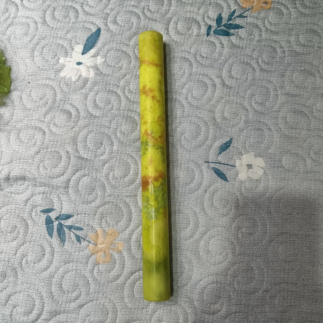 机雕岫玉长款擀面杖