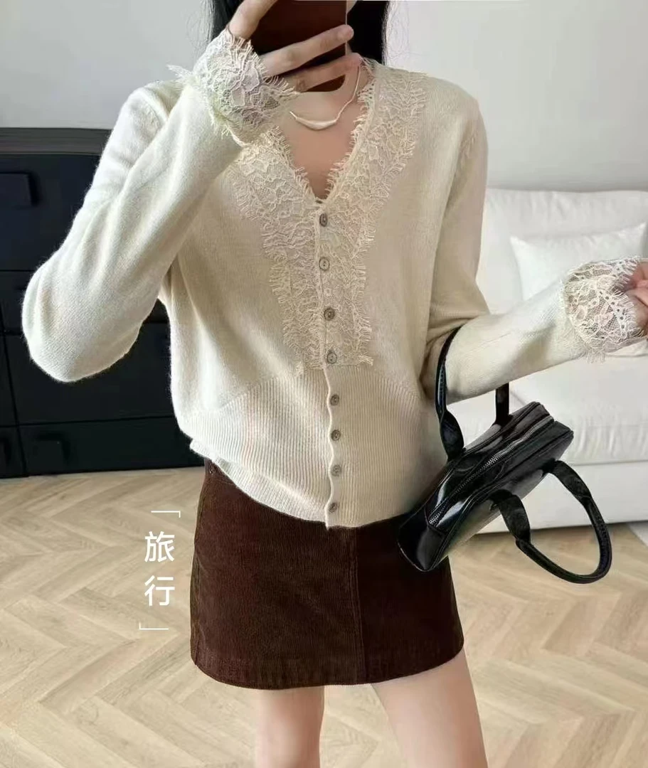 【木子专属】新款韩版设计感气质蕾丝拼接V领女加厚针织毛衣打底衫