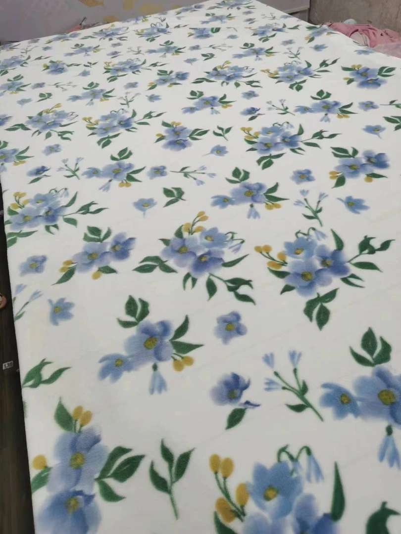 - 白底绿花  牛奶绒床单  不用备注