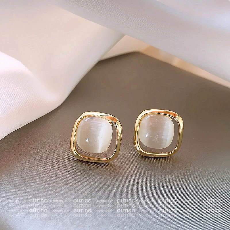 铜合金耳饰 13070通透小猫方形耳环时尚通勤女百搭耳钉精致耳饰