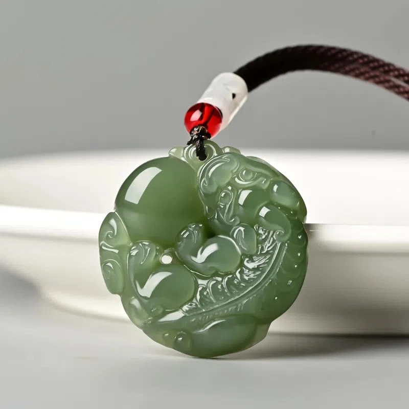 正品和田玉貔貅吊坠项坠绿色有求必应皮丘手工双面时尚挂坠工厂