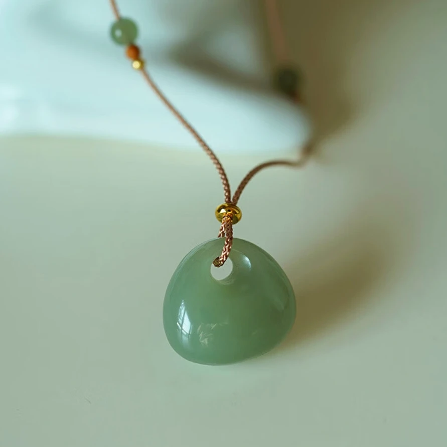 小钱袋天然和田玉吊坠复古珠宝气质女福袋如意锁包毛衣链女款玉锁