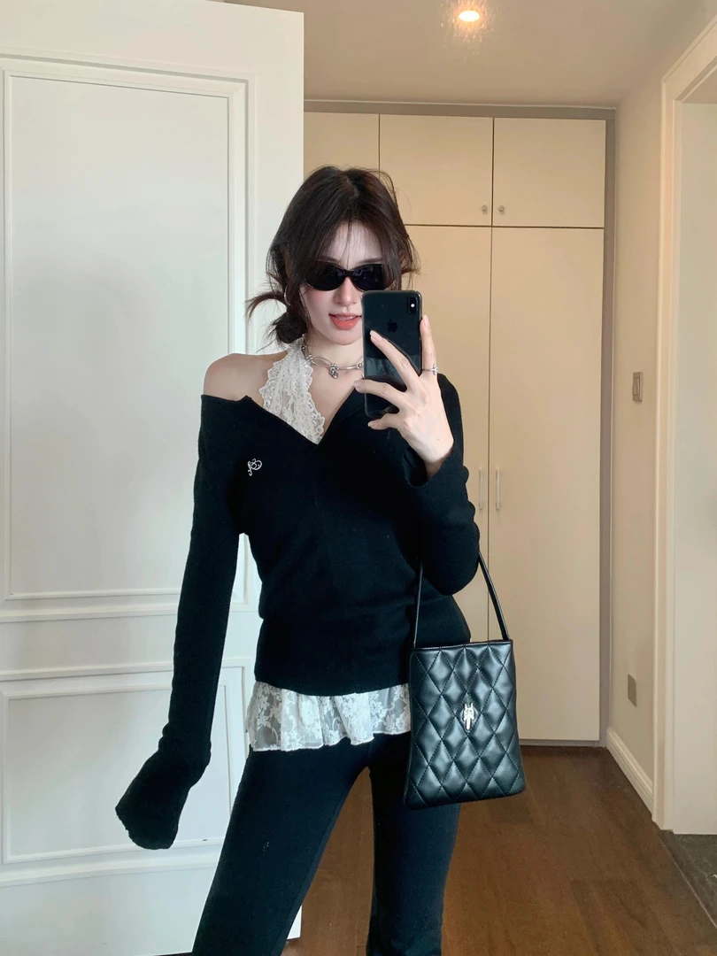小小仟 挂脖蕾丝打底针织打底衫女翻领显瘦紧身上衣长袖内搭毛衣