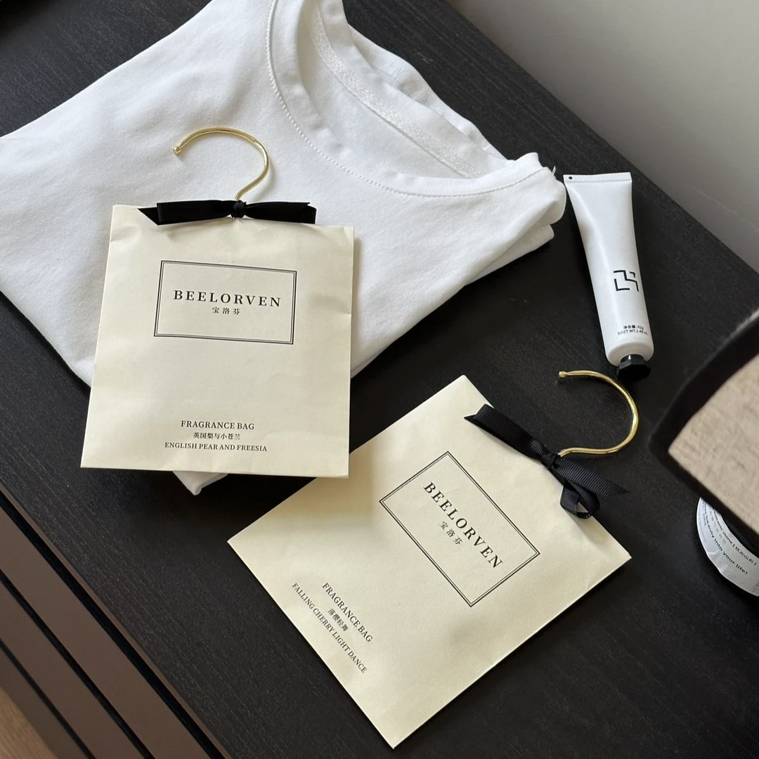 【二片装】宝洛芬家用室内进口植物衣橱除味车载挂件香氛防潮去异味