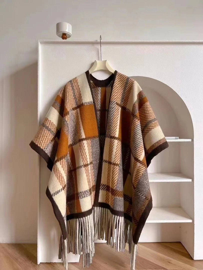 2023春秋新款时尚洋气高档外搭披肩女羊绒流苏格子斗篷式披风外套