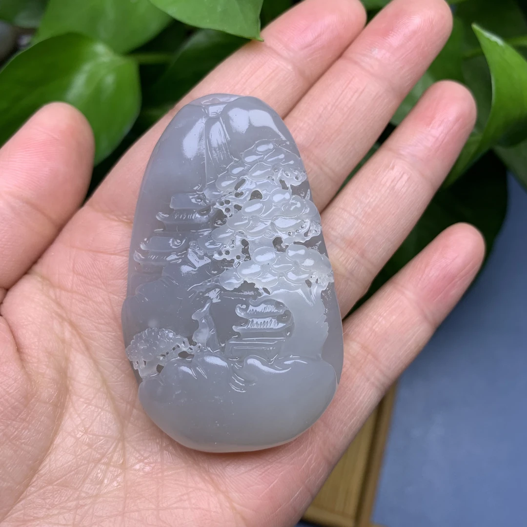 和田玉青海料烟紫镂空山水吊坠