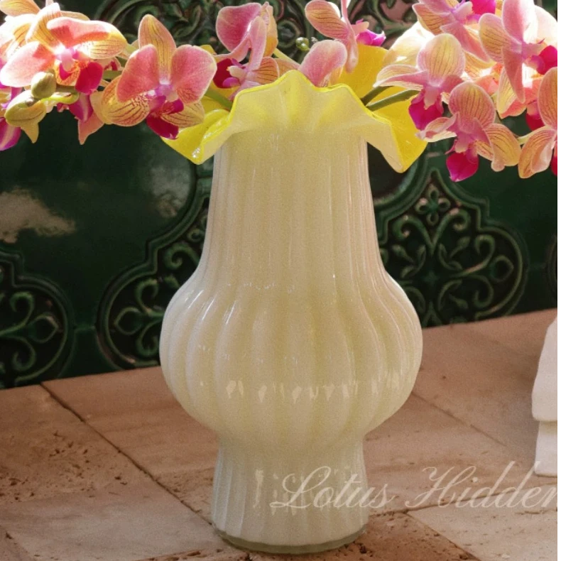 百褶群INS风波浪口款日光黄花瓶摆件